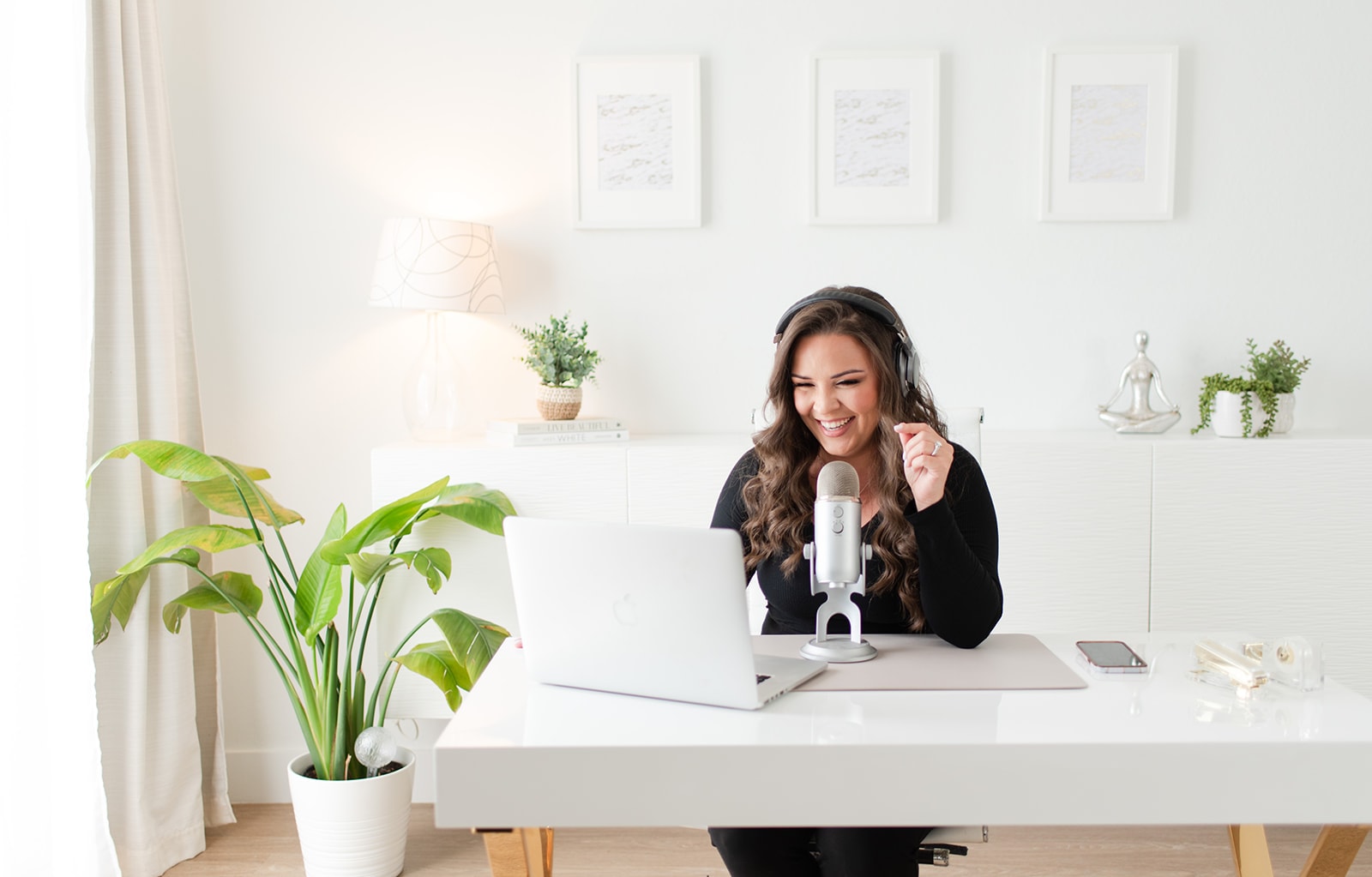 GiGi Diaz recording Chats with GiGi podcast